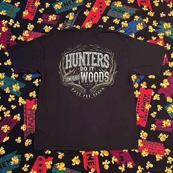 Bass Pro Shops ‘Hunters Do It In The Woods’ Black Graphic Tee Shirt / Size L - Picture 2 of 5